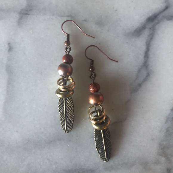 Unique Feather Earrings - Picture 4 of 4